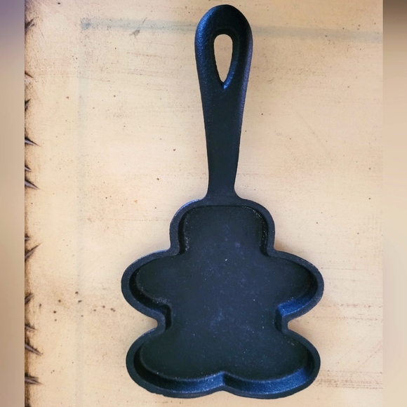 Other - GINGERBREAD MAN CAST IRON Baking Pan/Skillet/Cookie Mold/Pancake